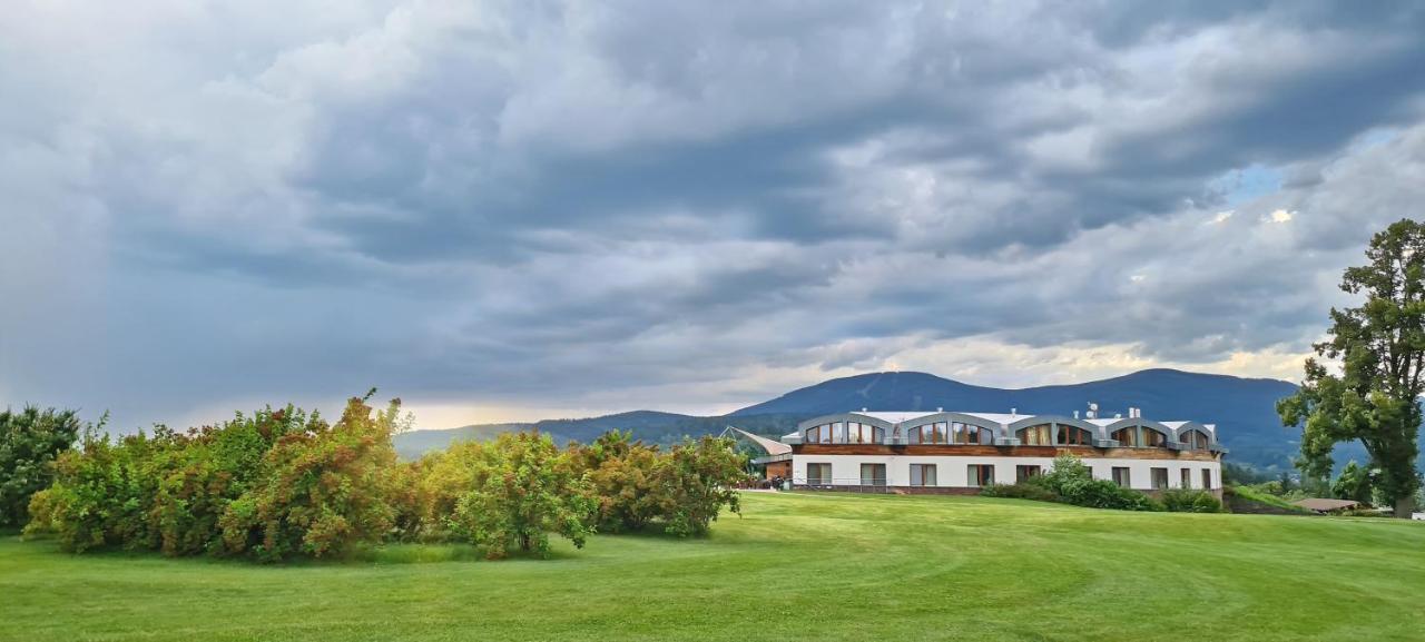 Grund Resort Golf And Ski Mlade Buky Bagian luar foto