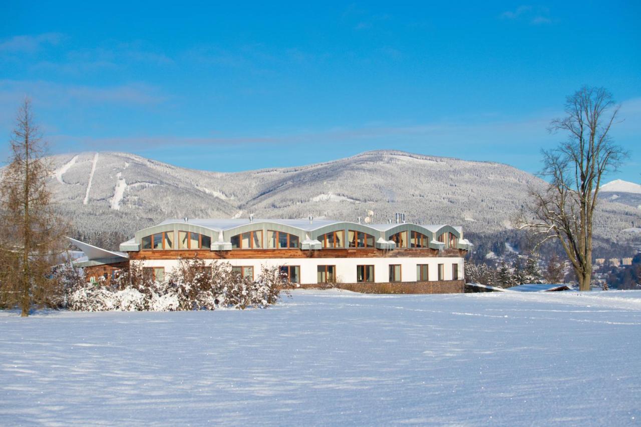 Grund Resort Golf And Ski Mlade Buky Bagian luar foto