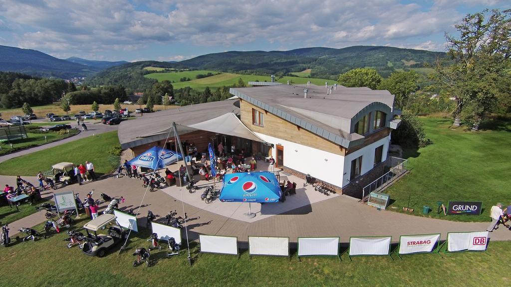 Grund Resort Golf And Ski Mlade Buky Bagian luar foto